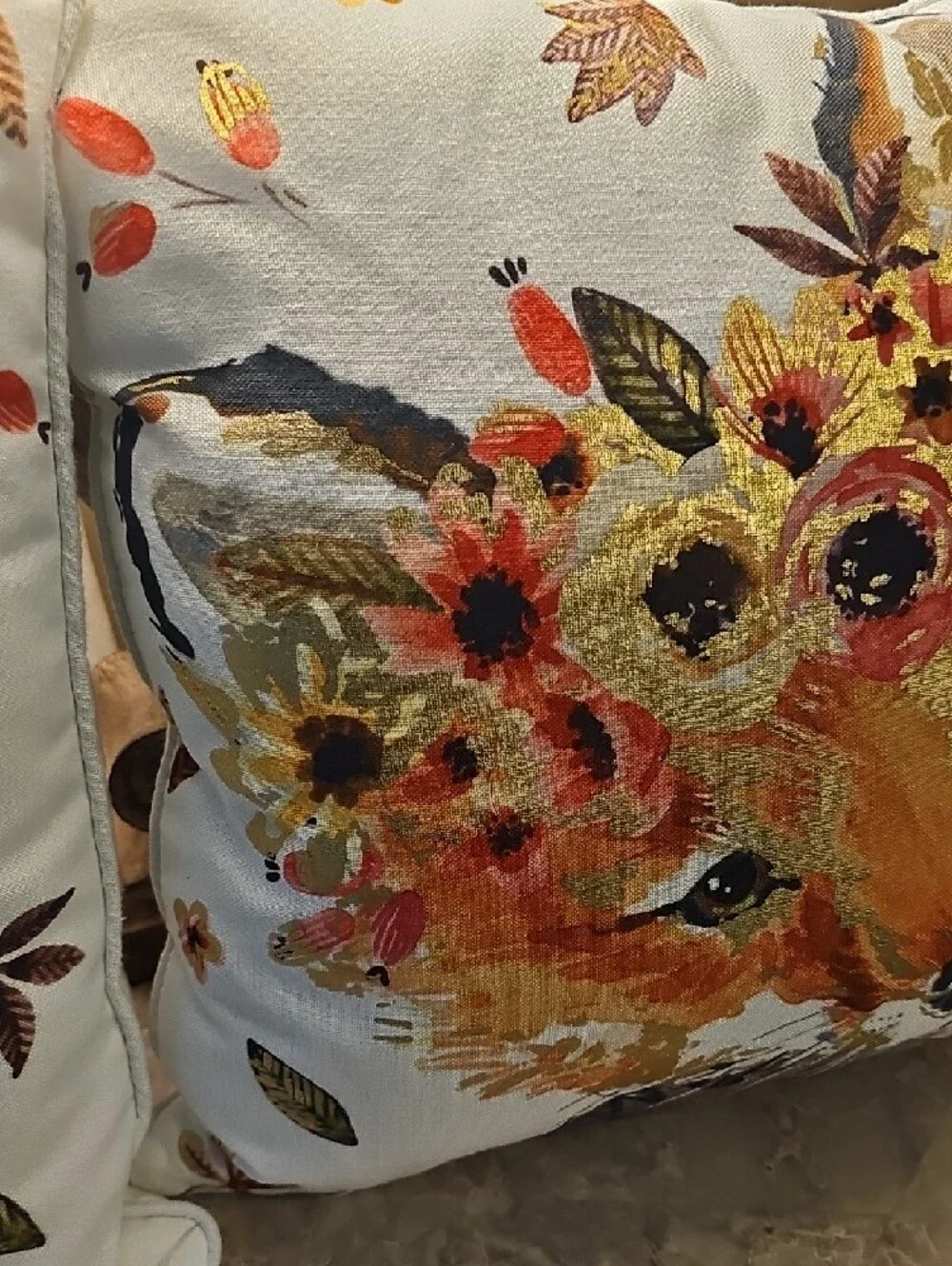 Brand New Set Of 2 Floral  Deer/fox Woodland Animal Throw Pillows - White/Cream